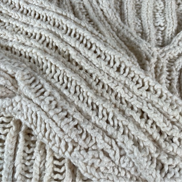 Free People Infinite V-Neck Sweater Chunky Cozy Cream Knit Women’s Size XS - Picture 13 of 14